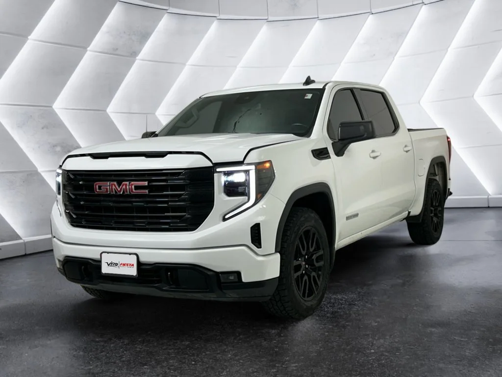 Used 2023 White GMC Elevation image 3