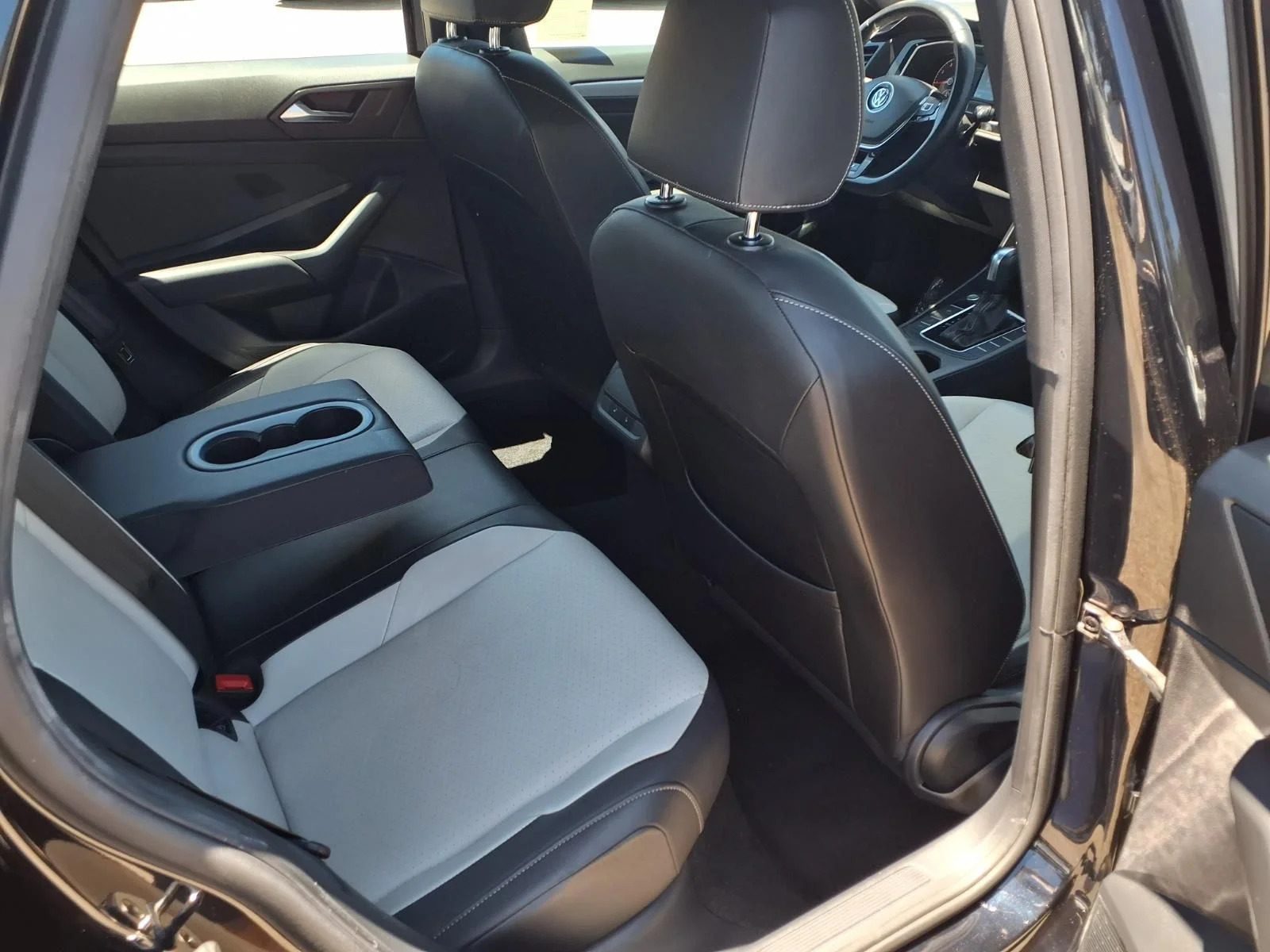 Used 2020 Black Volkswagen R-Line image 23
