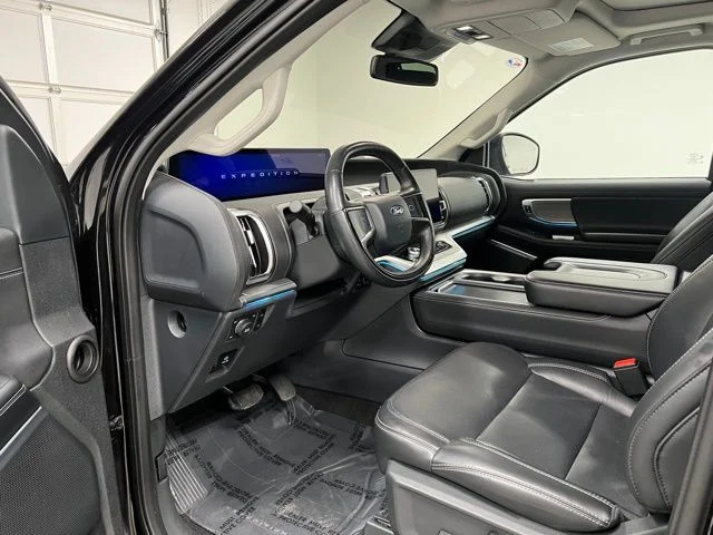 Used 2025 Black Ford Platinum image 19