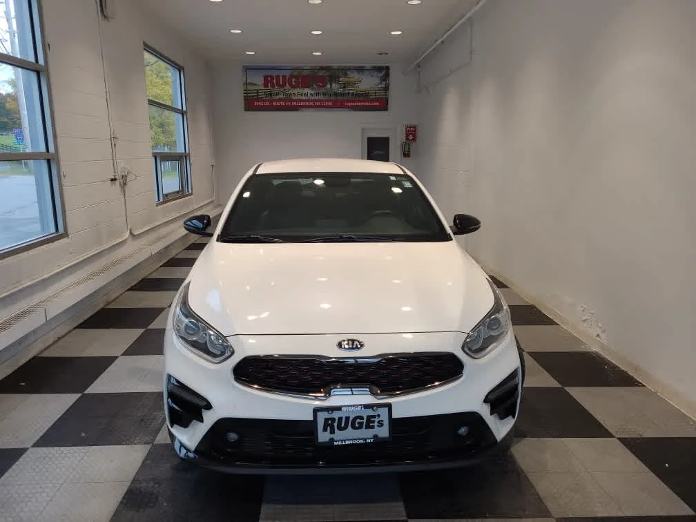 Used 2021 Snow White Pearl Kia GT-Line image 6