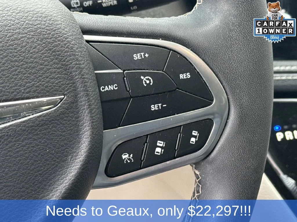 Used 2023 Silver Chrysler Touring L image 41