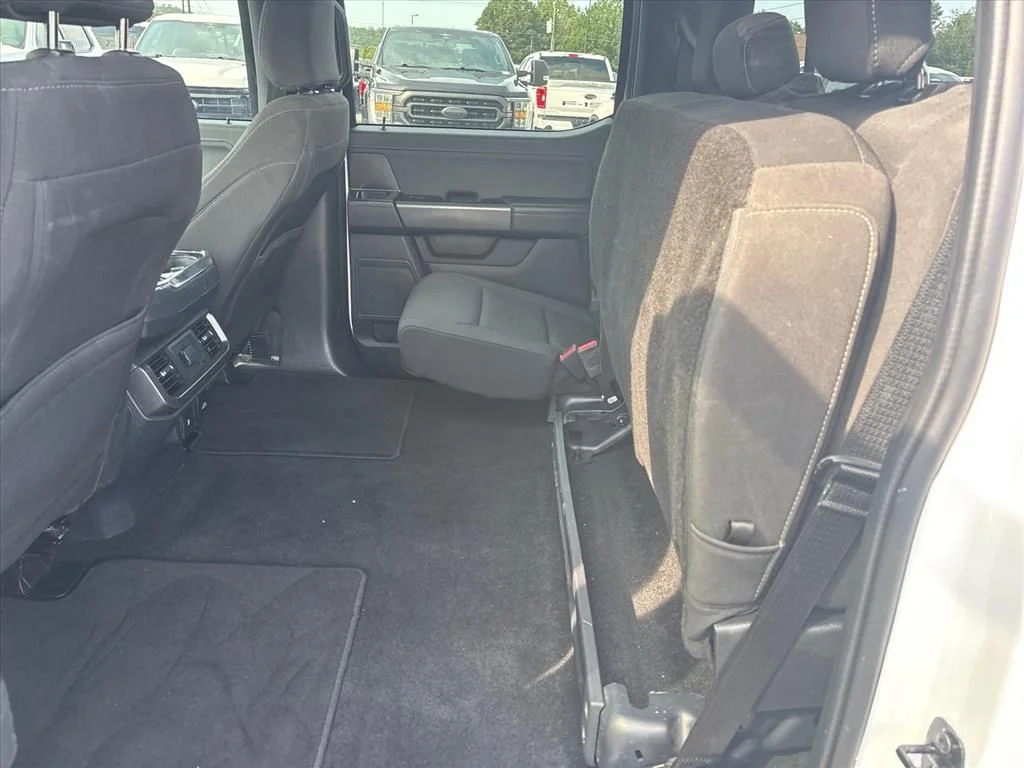 Certified Used 2024 Oxford White Ford XLT image 19