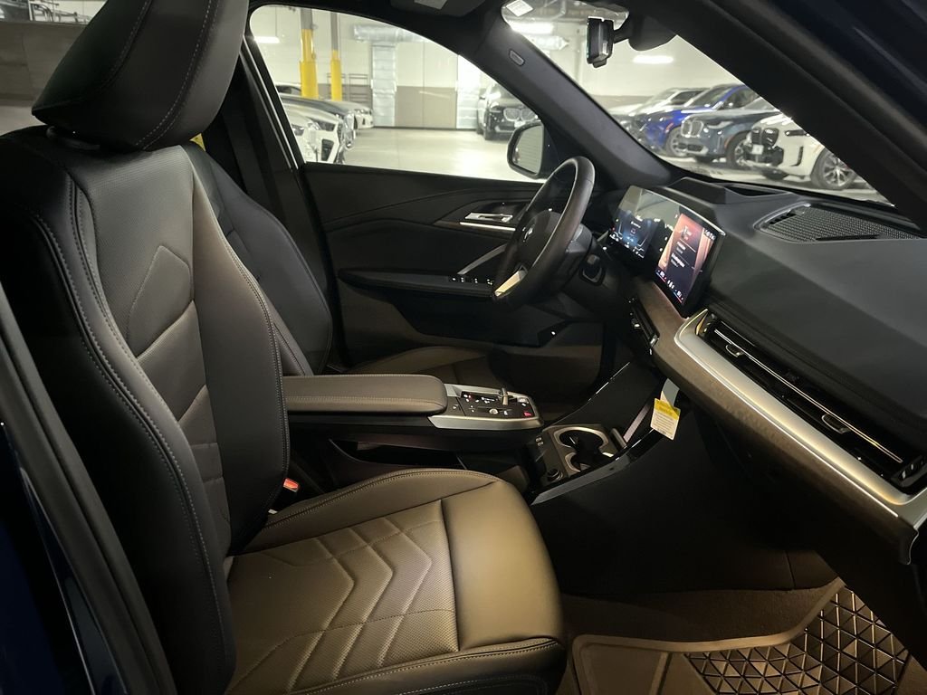 Used 2026 Blue BMW xDrive28i image 25