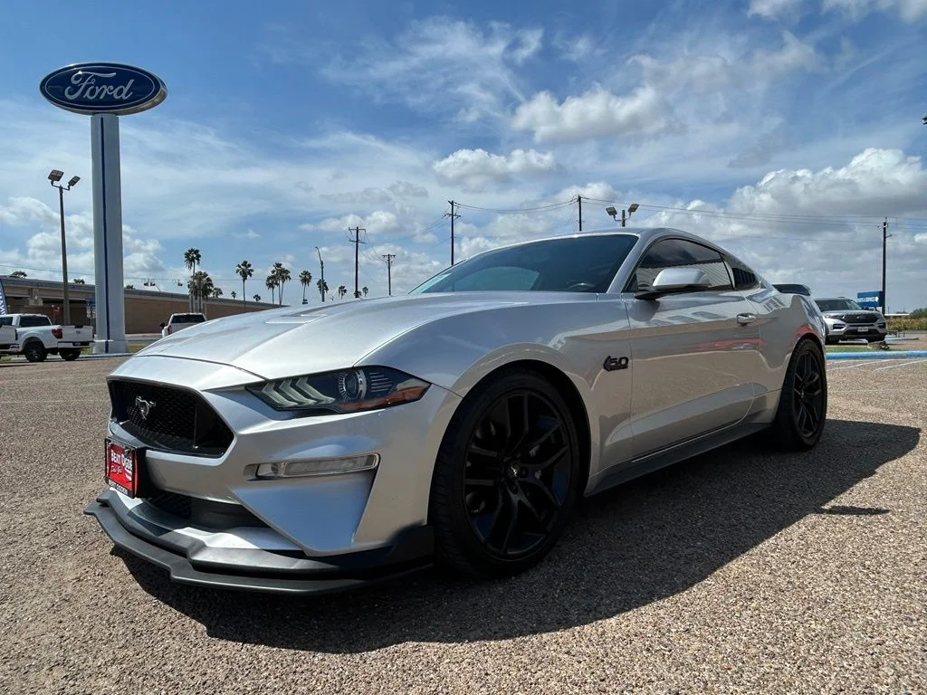 Used 2018 Silver Ford GT Premium image 3