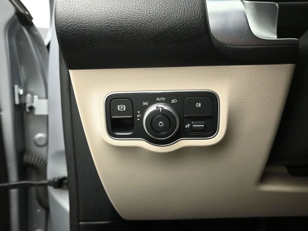 Used 2024 Cirrus Silver Metallic Mercedes-Benz 300 image 19