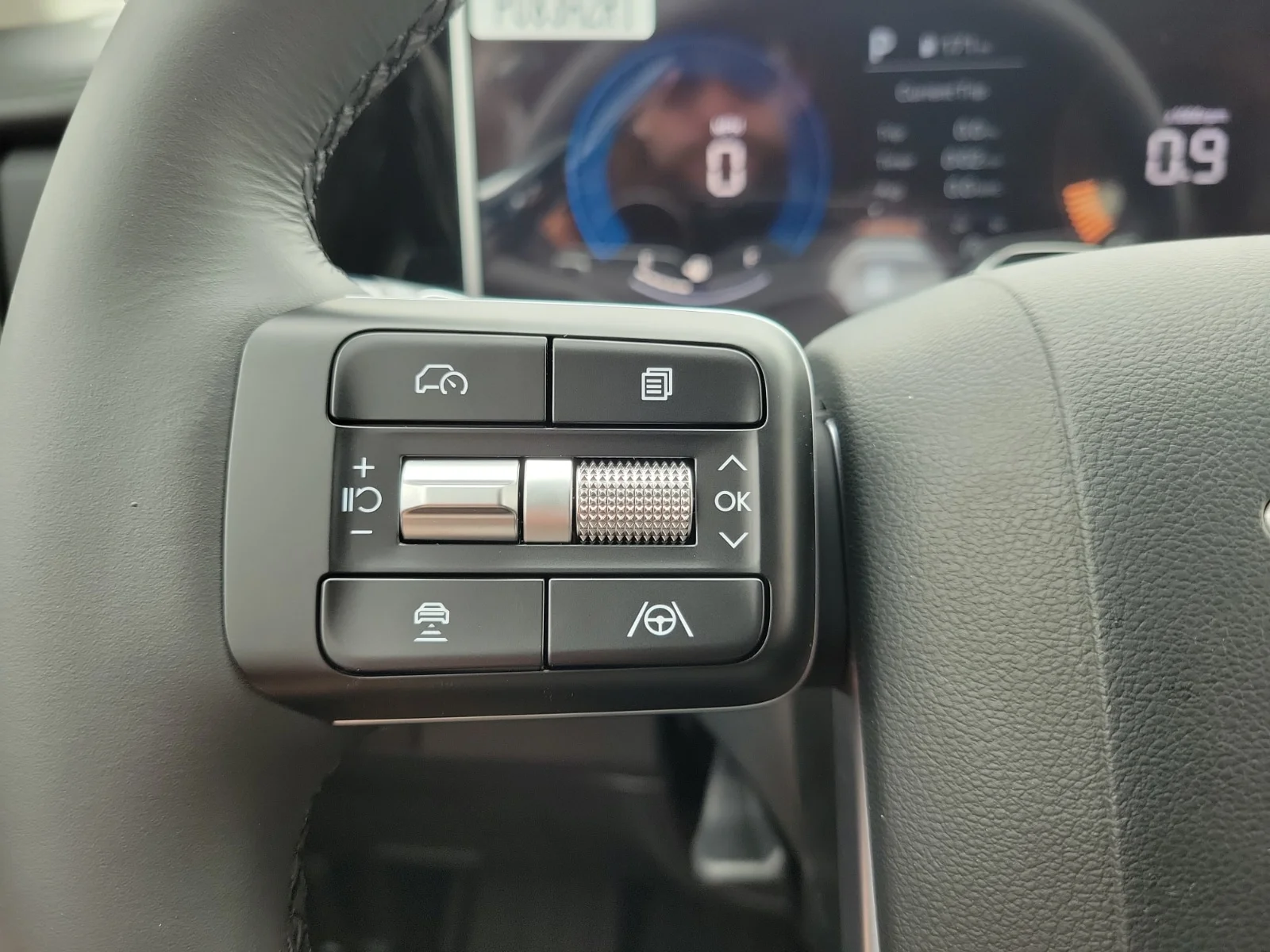 New 2027 Ecotronic Gray Hyundai SEL 4dr Front-Wheel Drive image 21