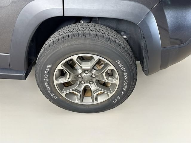 Used 2022 Gray Jeep Trailhawk image 33
