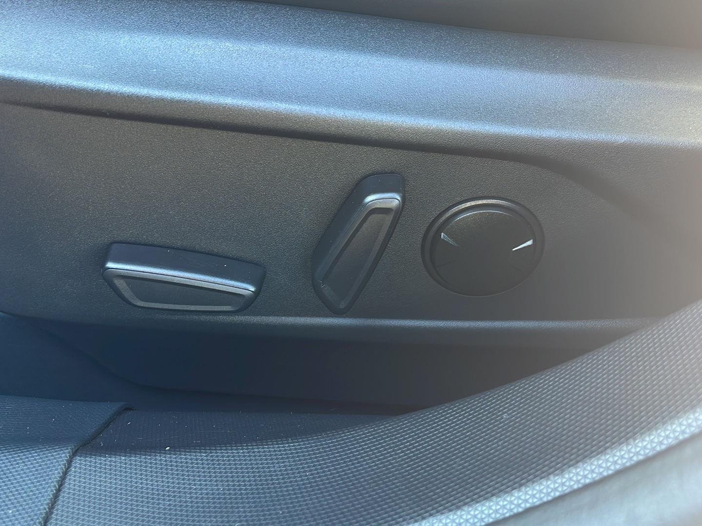 Used 2023 Vapor Blue Metallic Ford Premium image 12