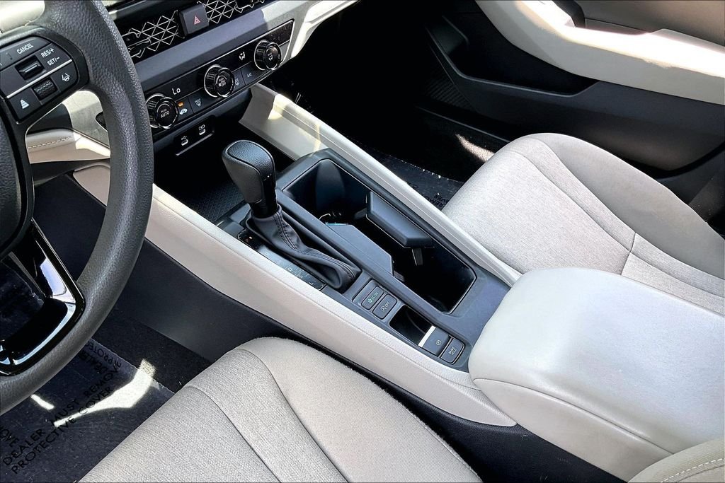 Used 2024 White Honda LX image 15