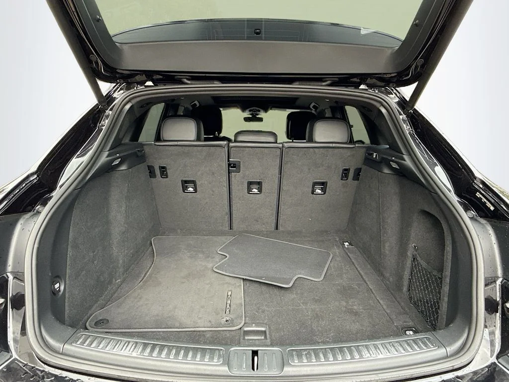 Used 2021  Porsche S image 29