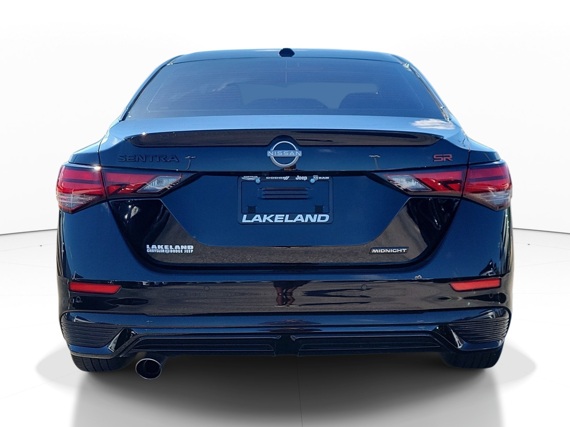 Used 2025 Super Black Nissan SR image 5