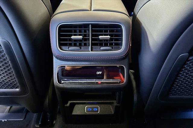 New 2026 MANUFAKTUR Moonlight White Metallic Mercedes-Benz AMG® GLE 63 S image 53
