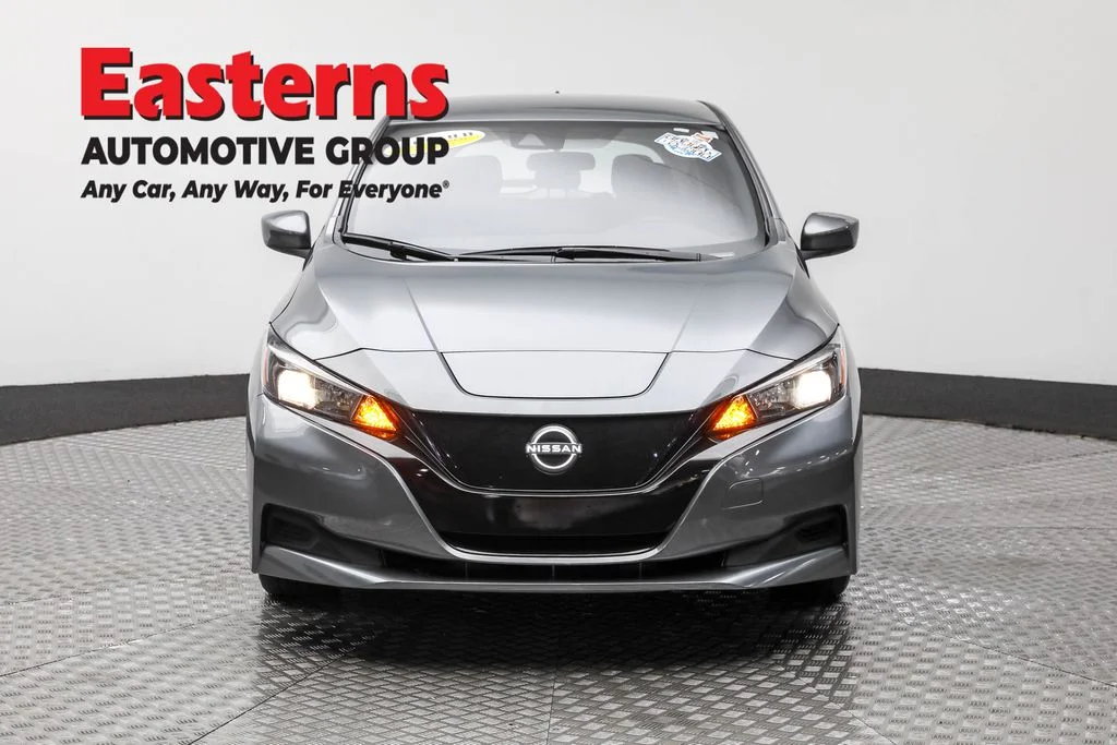 Used 2024 Gray Nissan S image 2