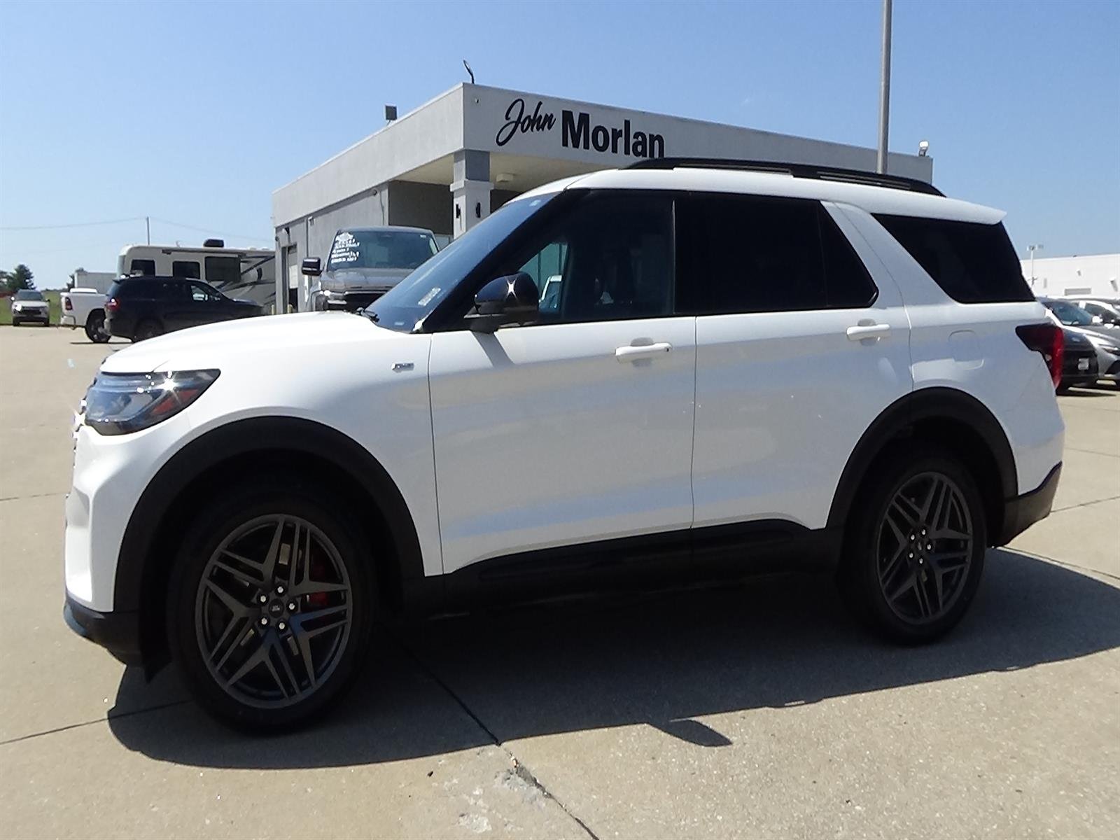 Used 2025 Star White Metallic Tri-Coat (az) Ford ST-Line image 1