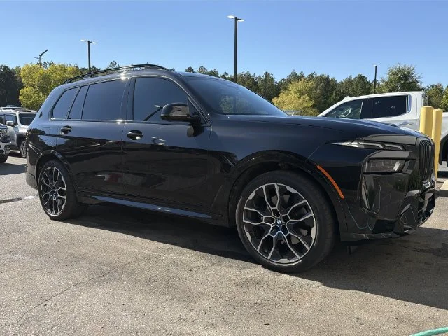 Used 2025 Black BMW xDrive40i image 3