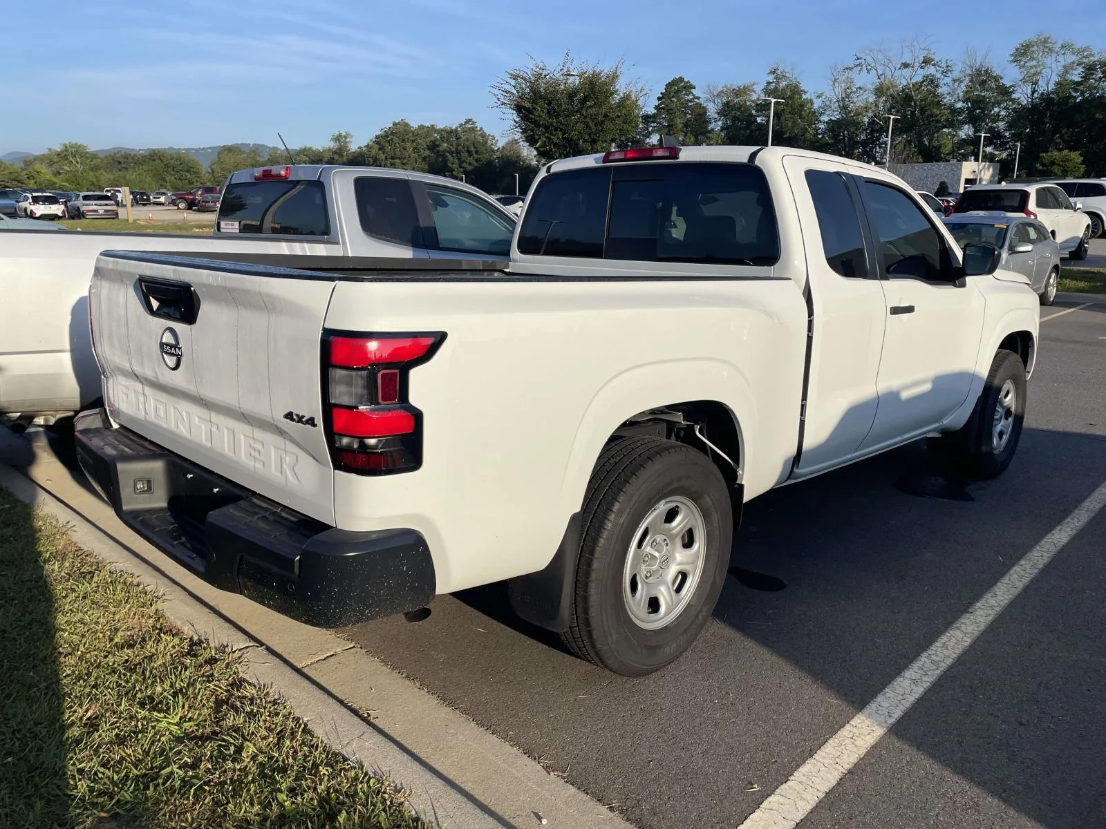 Used 2026 Glacier White Nissan S image 4