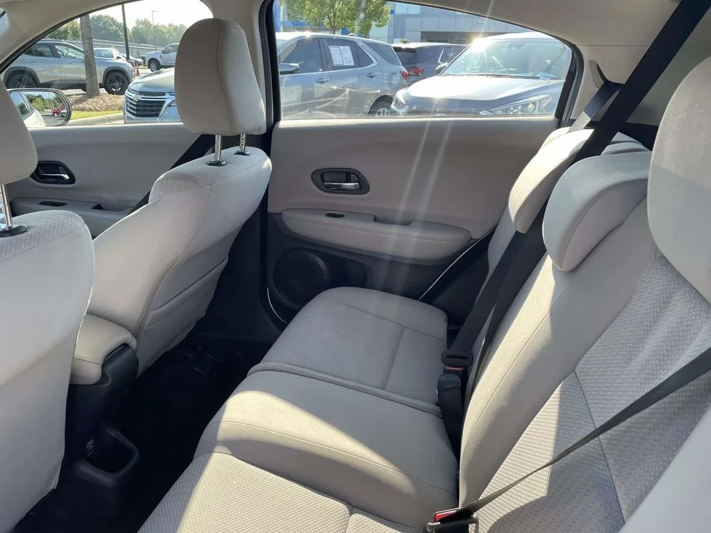 Used 2018 White Honda LX image 14