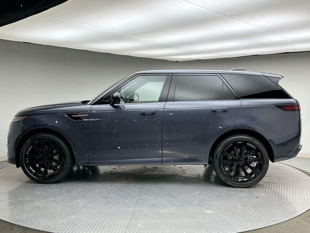 New 2026 Varesine Blue Land Rover Dynamic SE image 2
