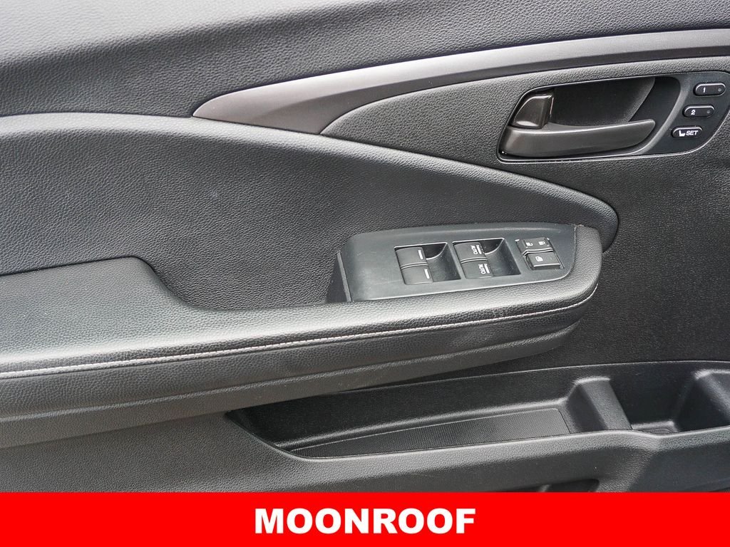 Used 2023  Honda EX-L image 18