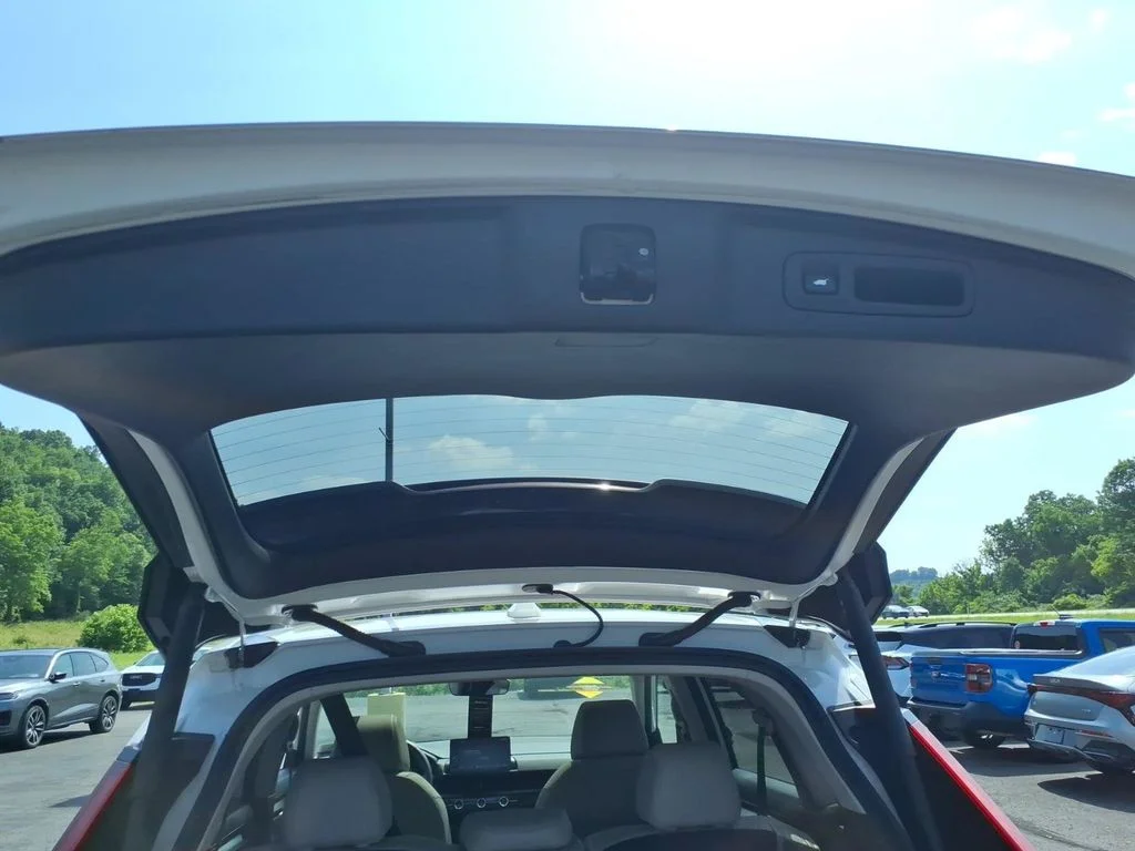 Used 2024 White Honda EX-L image 23