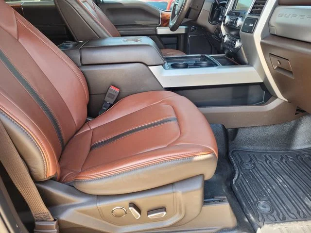 Used 2020  Ford XL image 24