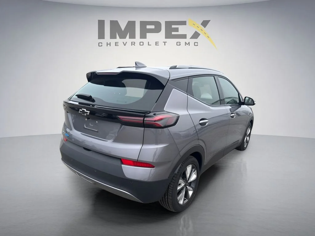 Used 2022 Gray Chevrolet LT image 5