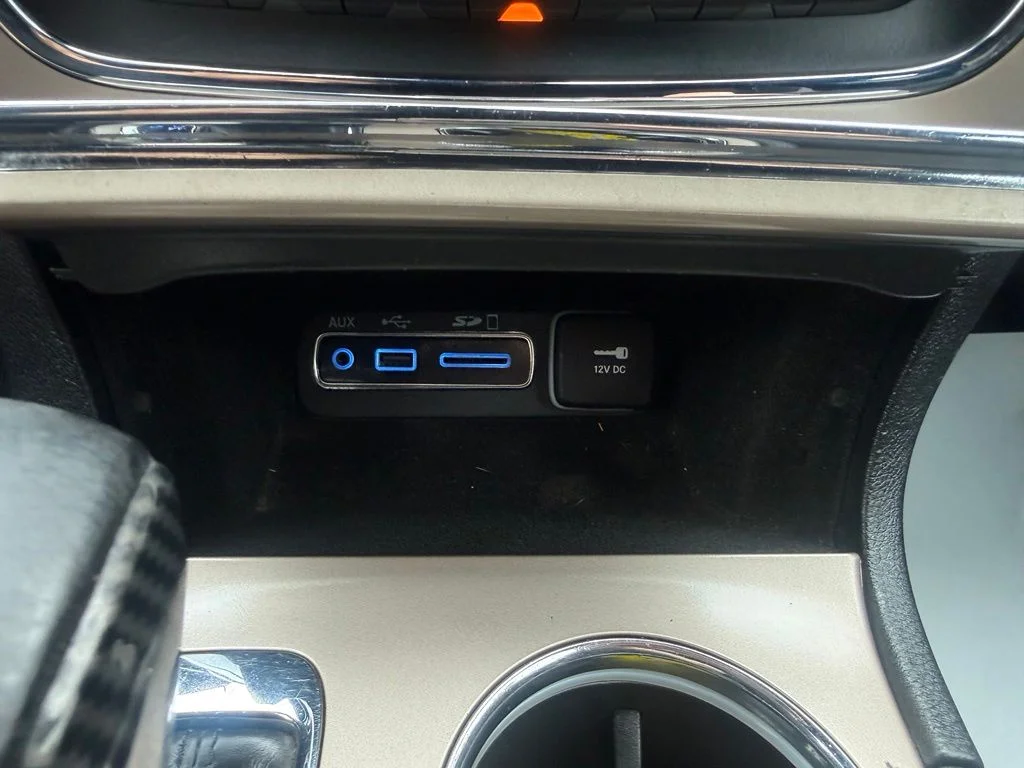 Used 2017 Silver Jeep Laredo image 22