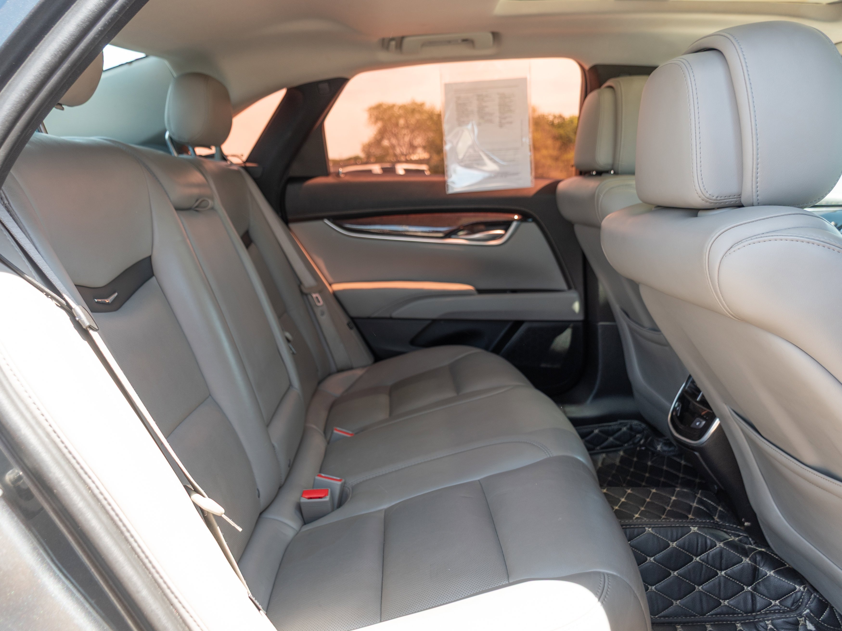 Used 2013 Graphite Metallic Cadillac Luxury image 21