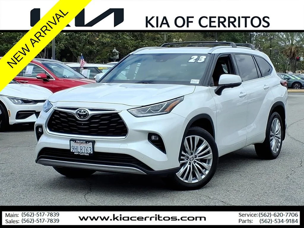 2023 Toyota Highlander Platinum FWD's photo