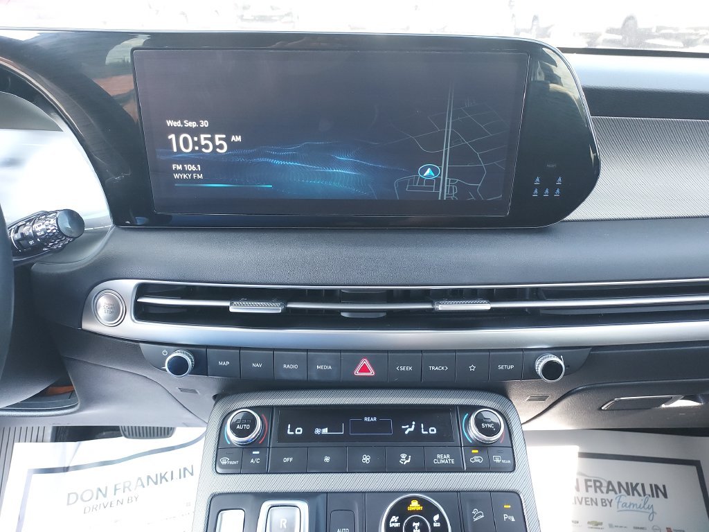 Used 2023 Black Hyundai SEL image 21