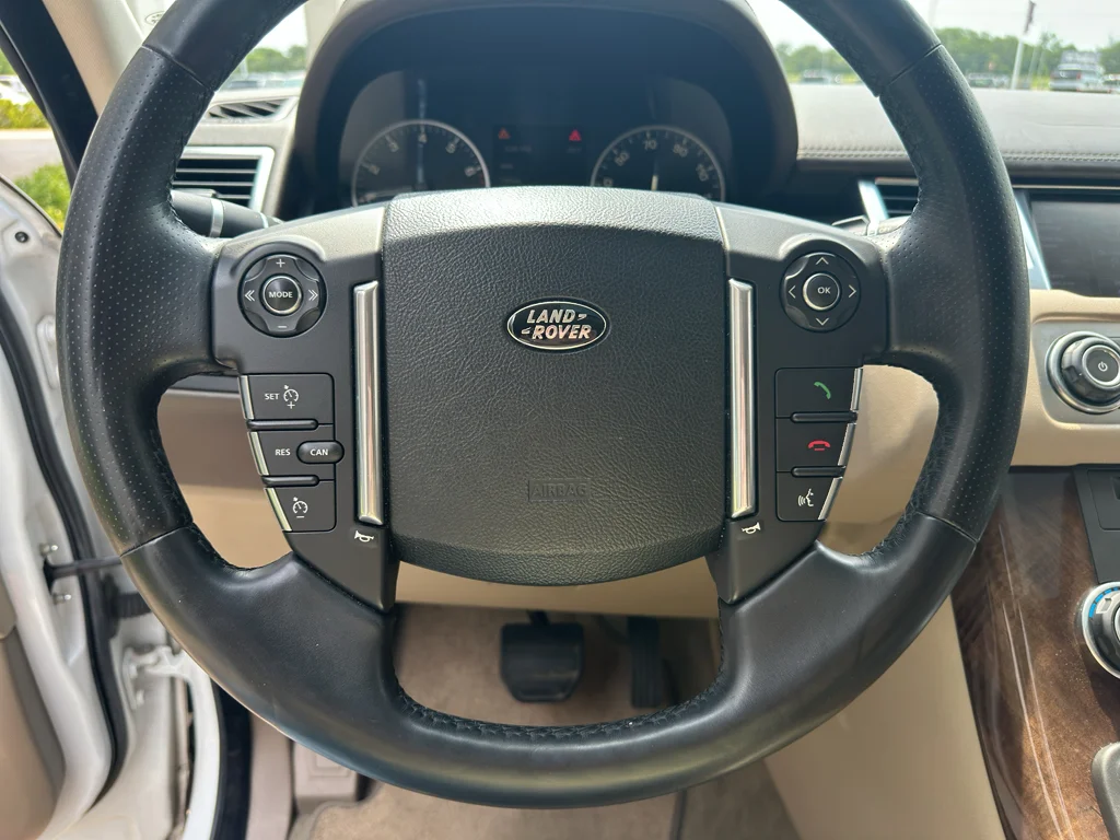 Used 2013 Fuji White Land Rover HSE LUX image 16