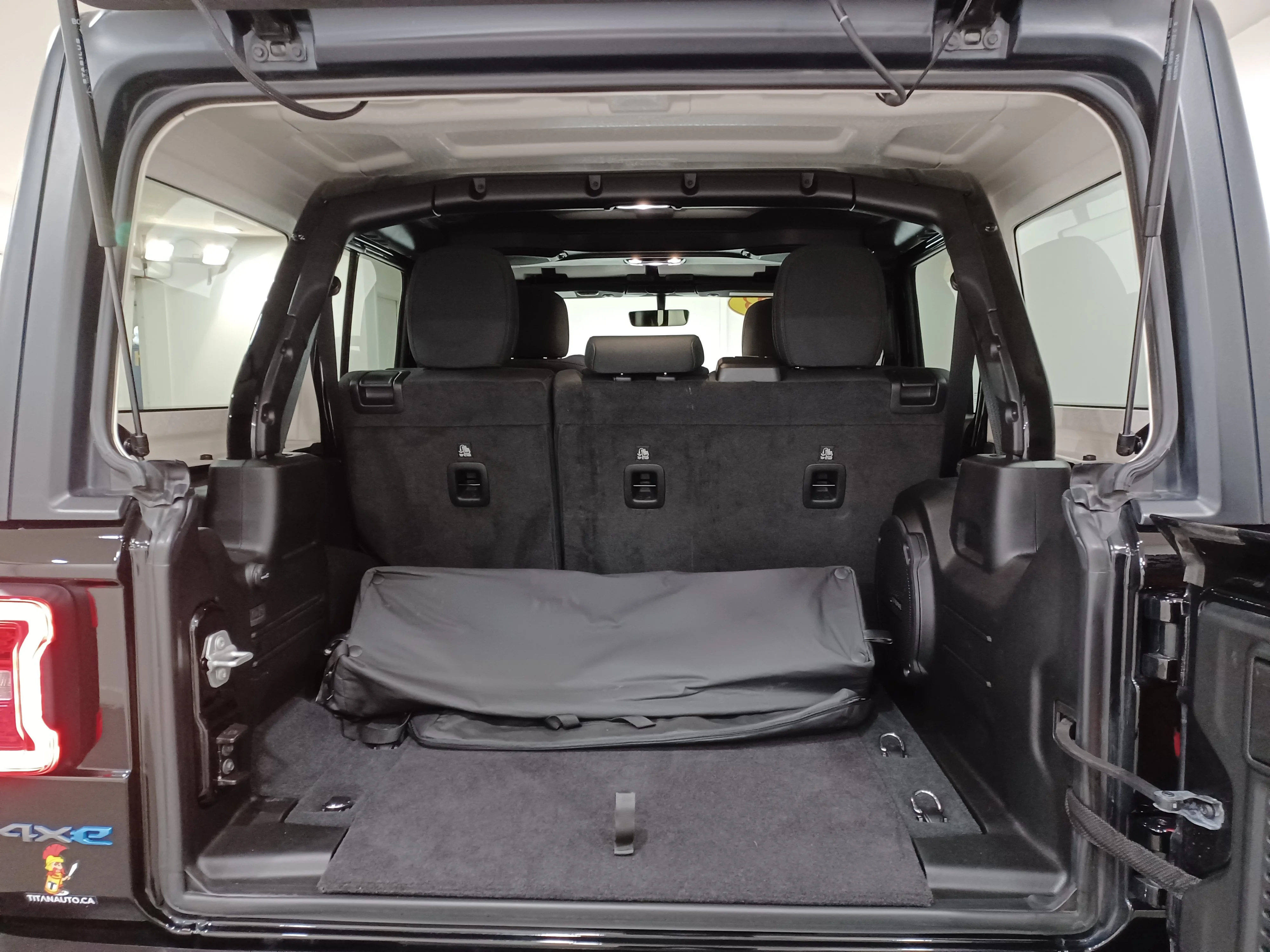 Certified Used 2023 Black Jeep Rubicon 4x4*Plug In Hybrid | Nav | Remote Start | Htd Seats | Htd Wheel | CarPlay | Park Assist image 22
