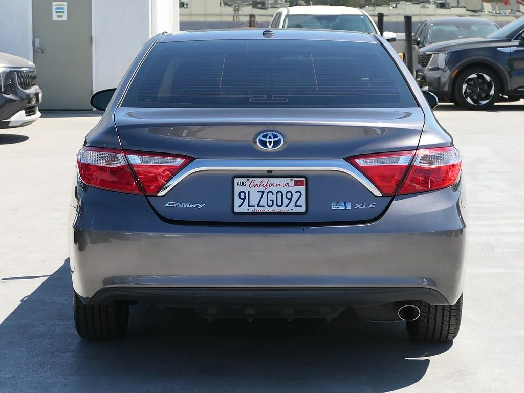 Used 2017 Gray Toyota XLE image 5