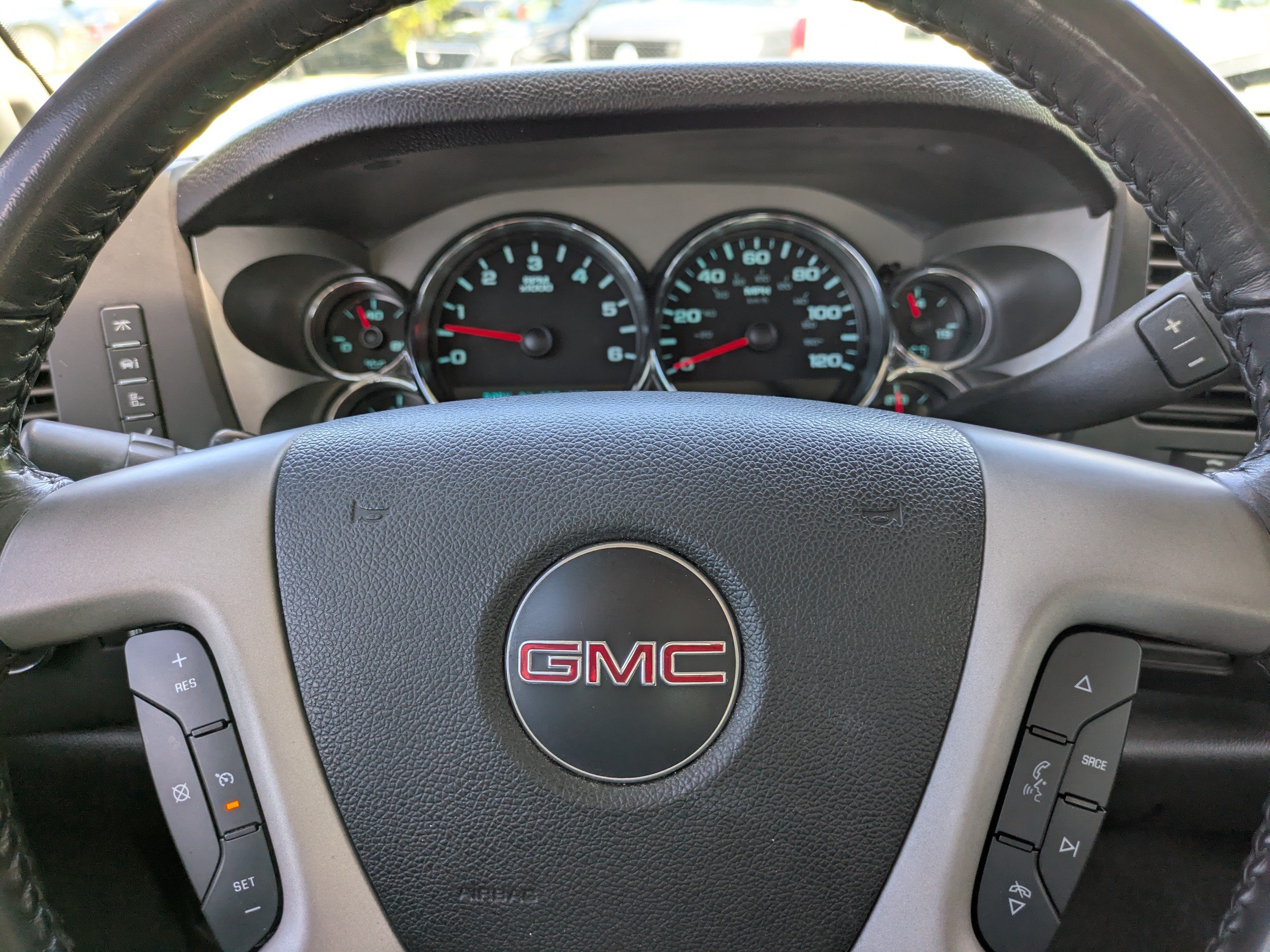 Used 2009 Summit White GMC SLE image 21