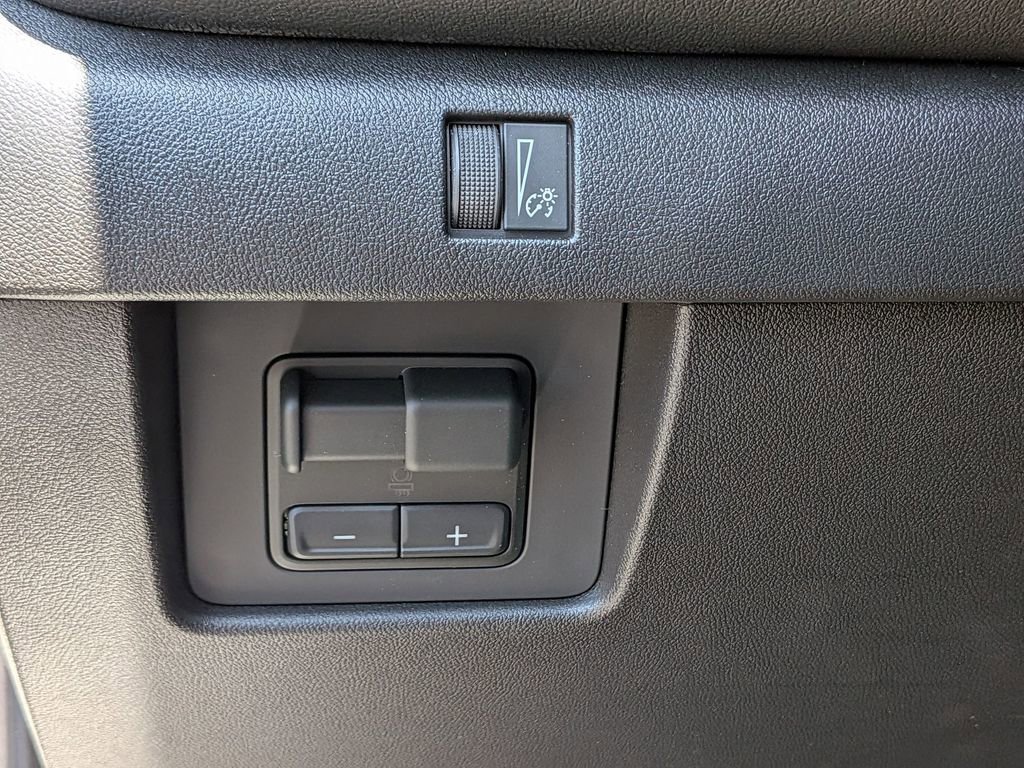 2026 Chevrolet Colorado LT - Photo 17