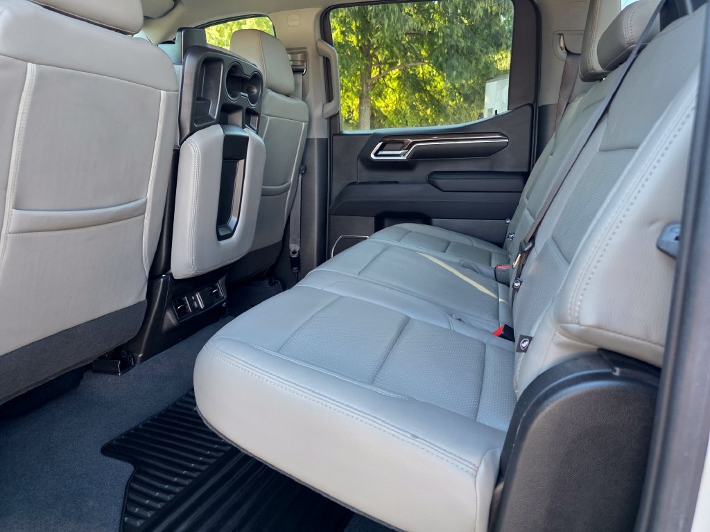 Certified Used 2023 SUMMIT WHITE Chevrolet RST image 27