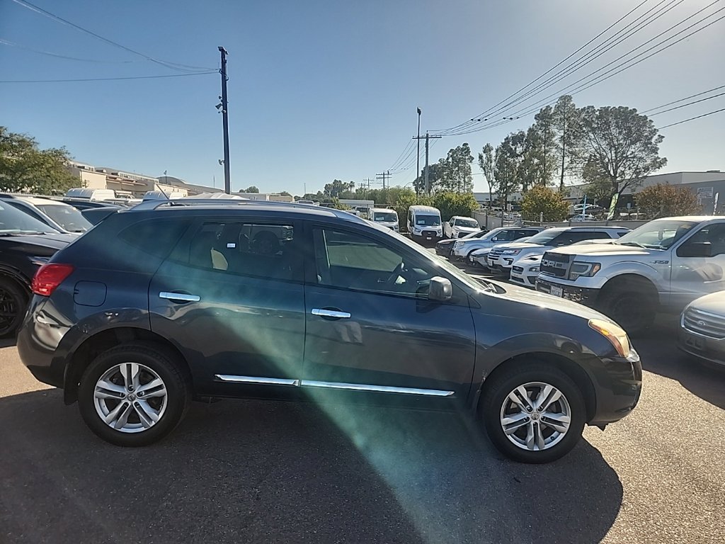 Used 2015 Graphite Blue Nissan S image 16