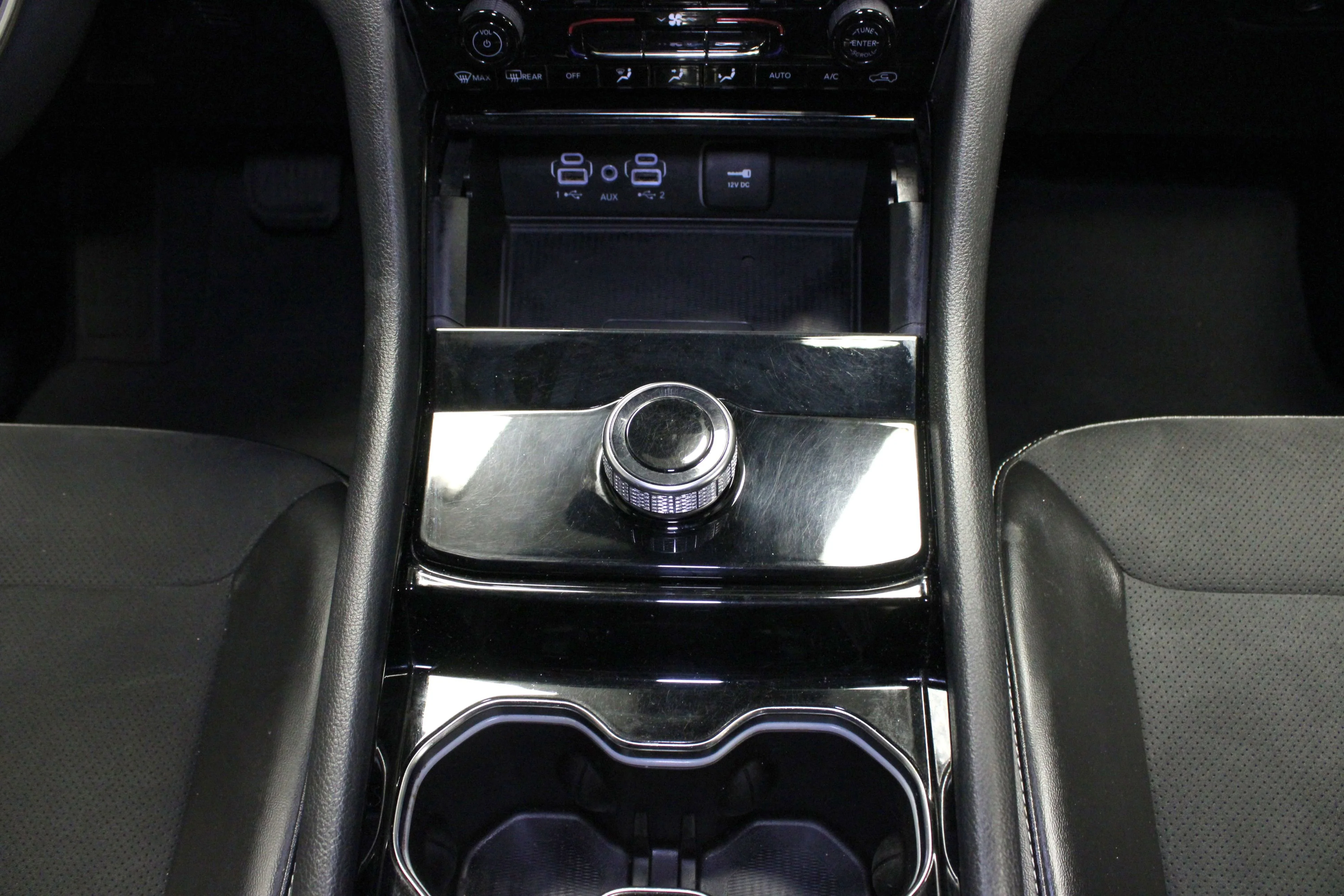 Used 2023 Diamond Black Crystal Pearlcoat Jeep Altitude image 22
