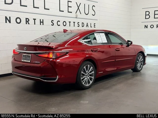 Used 2021 Red Lexus 300h image 4