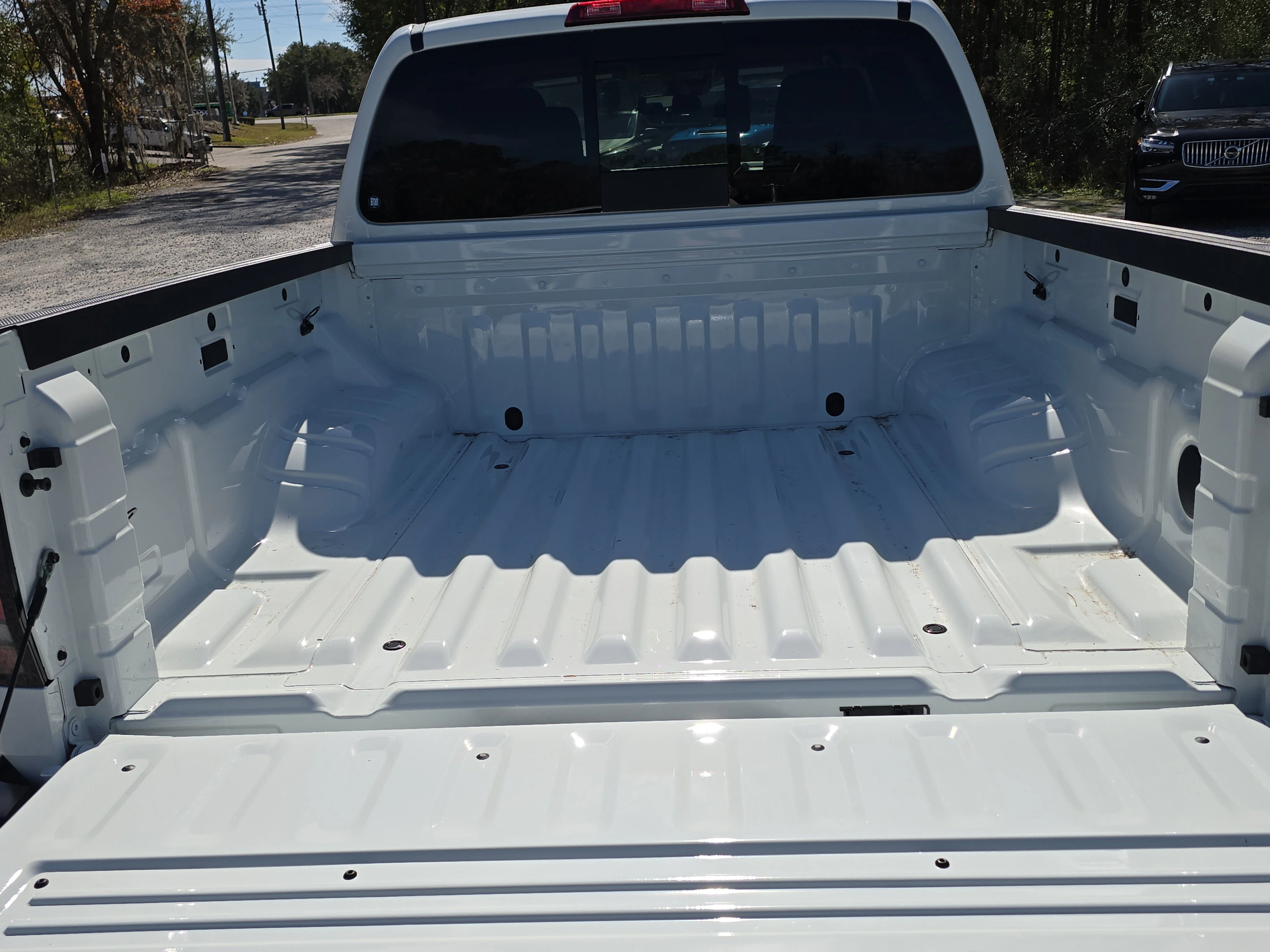 New 2026 Glacier White Nissan Crew Cab S image 10