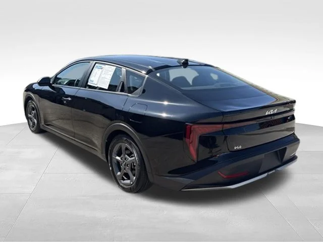 Used 2025 Black Kia LXS image 5