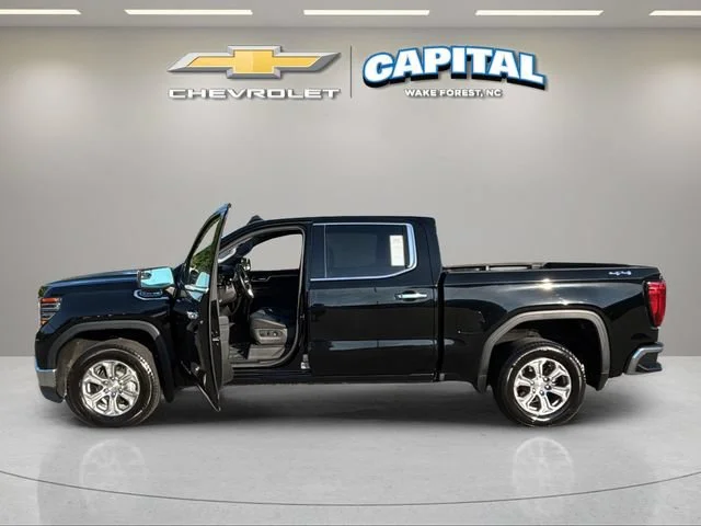Used 2025 Onyx Black GMC SLT image 3