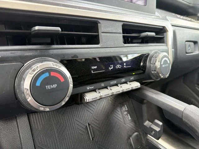 Used 2025 White Toyota SR5 image 17