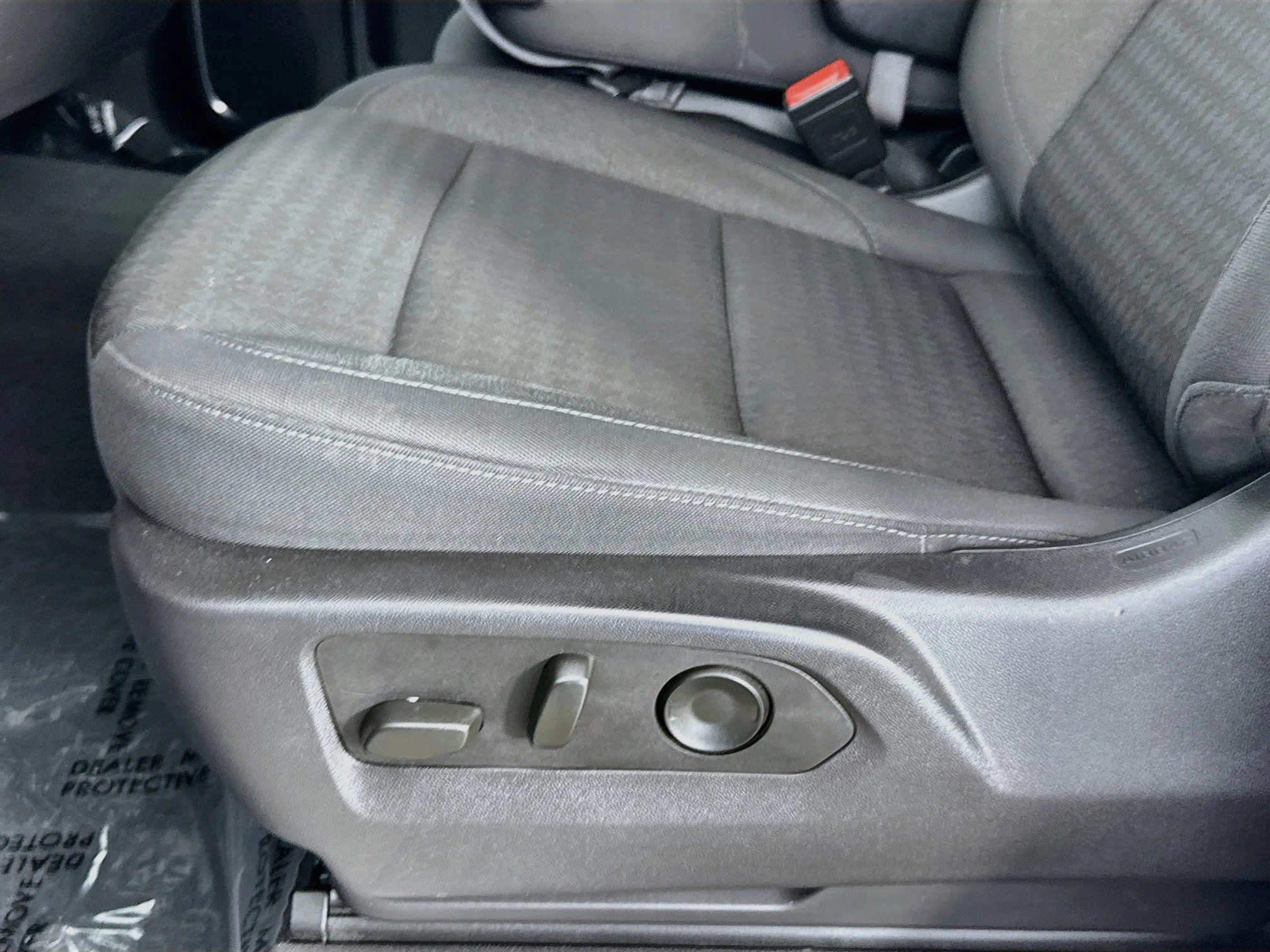Used 2024 Summit White GMC Elevation image 21
