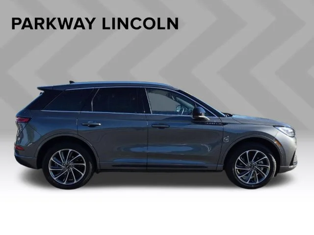 Used 2023 Gray Lincoln Grand Touring image 6