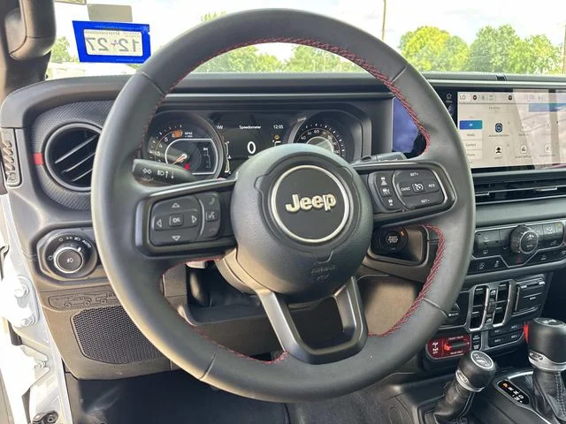 Used 2025 White Jeep Rubicon image 34