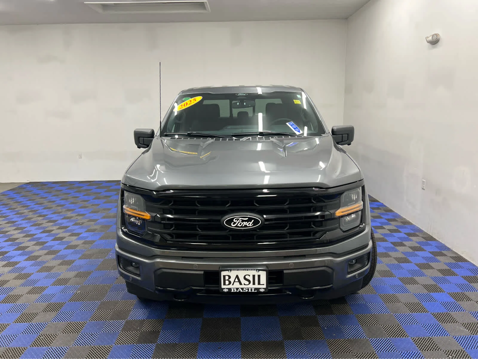 Used 2025 Carbonized Gray Metallic Ford XLT image 2