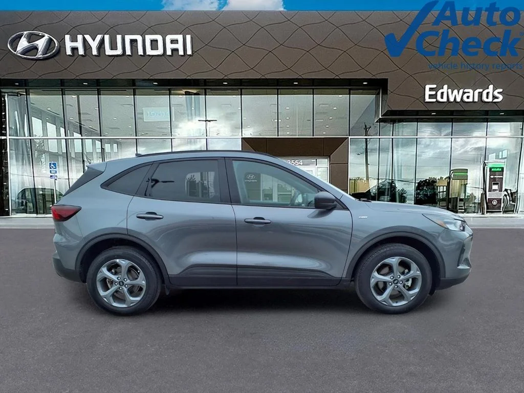 Used 2025 Gray Ford ST-Line image 9
