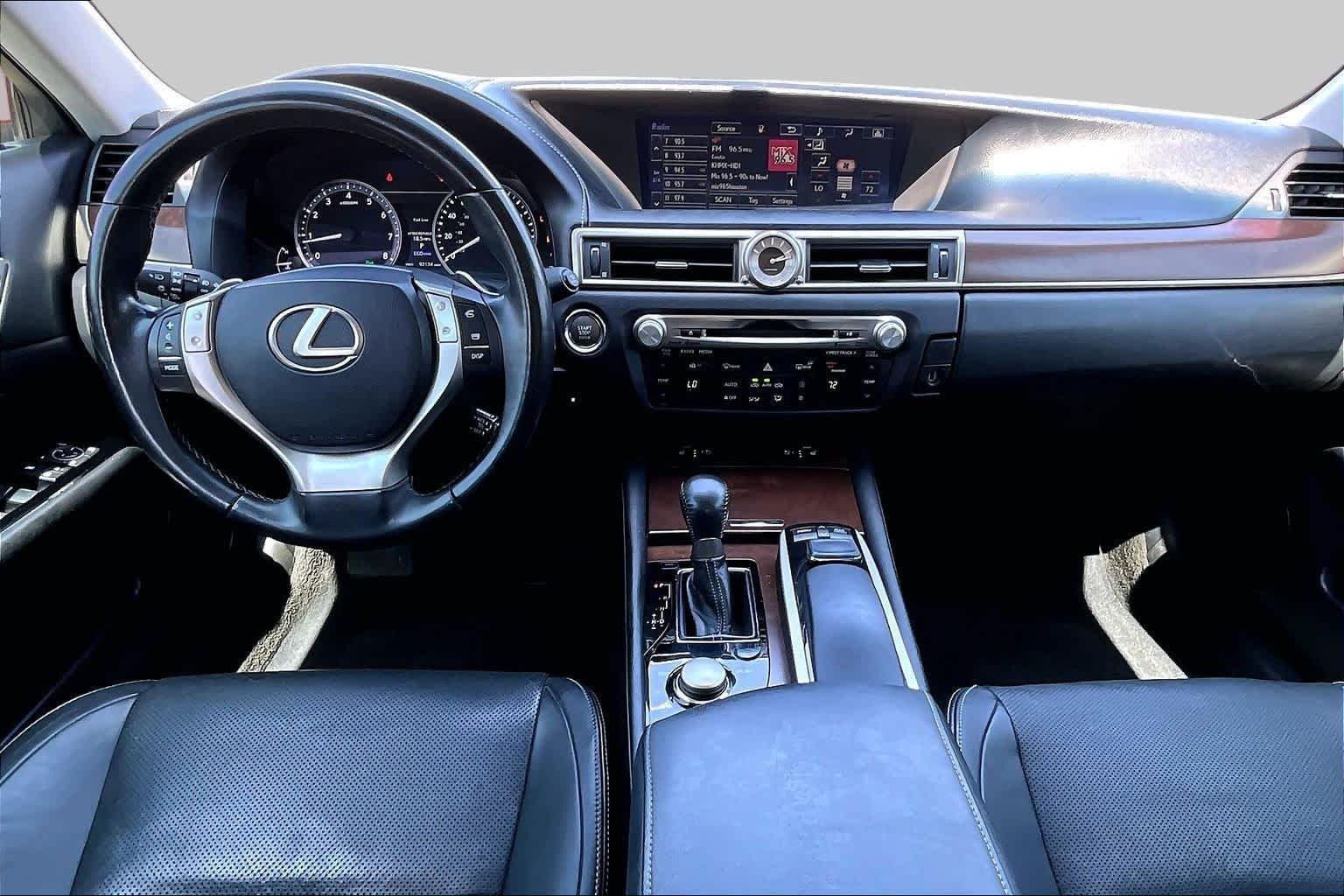 Used 2015 Atomic Silver Lexus  image 16