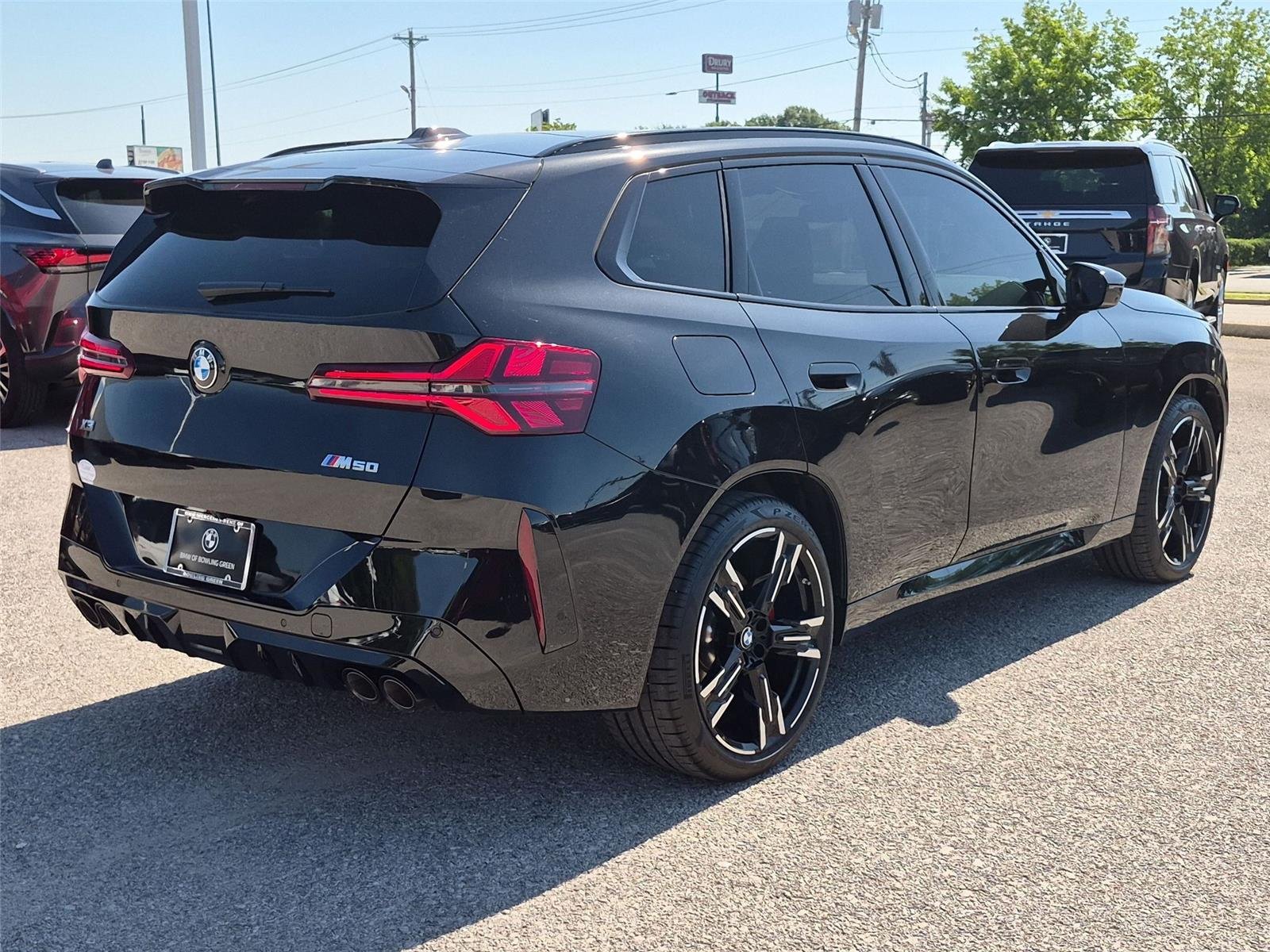 Used 2026 Black Sapphire Metallic BMW M50 xDrive image 5